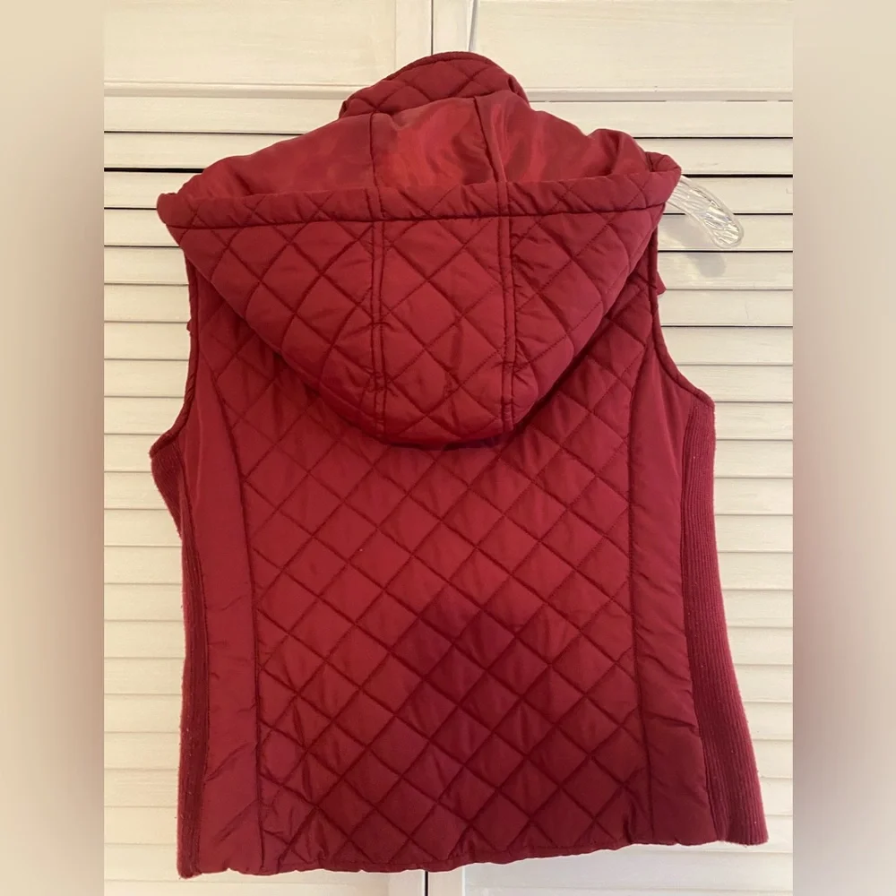 Vest - Picture 2 of 3